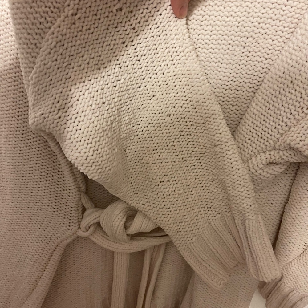 Aerie Women's Soft Cream Cardigan - Picture 4 of 4